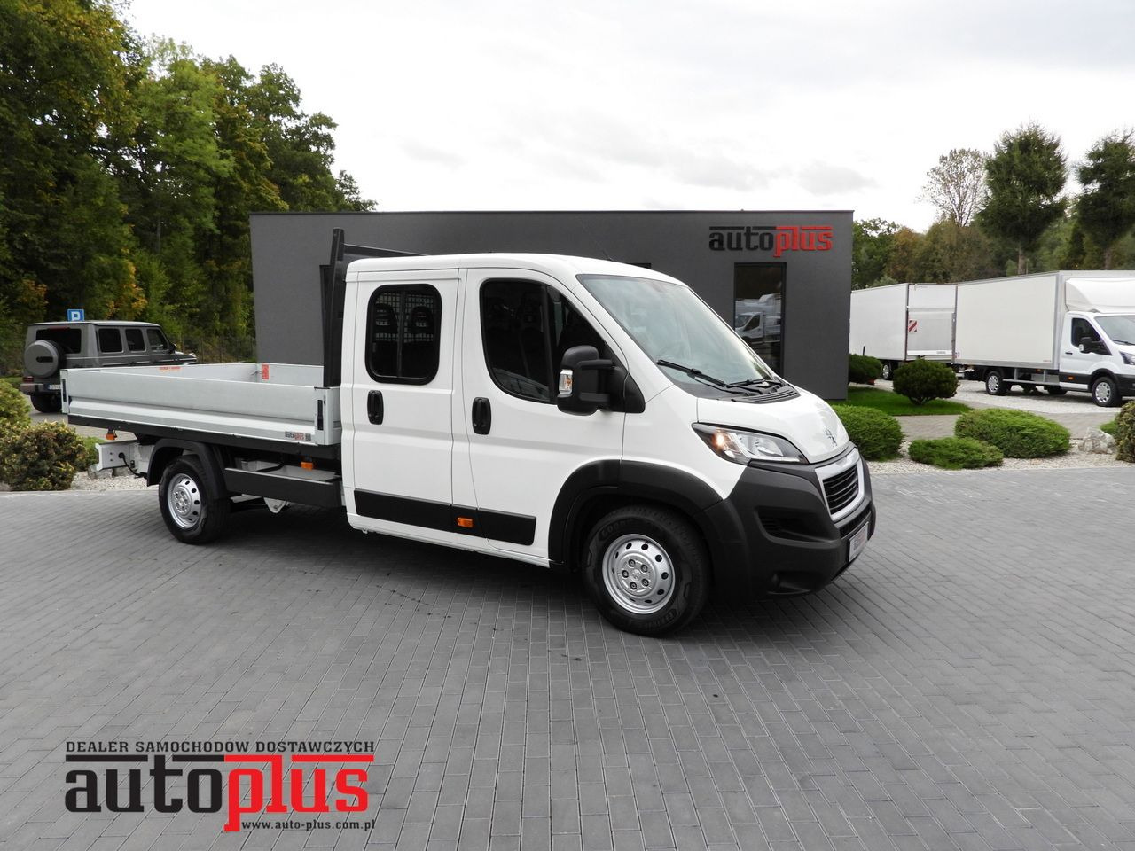 PEUGEOT BOXER STAKE BODY DOUBLE CABIN DOKA 7 SEATS CRUISE CONTROL AIR CONDITIONING 140HP - 平板货车:图1 PEUGEOT BOXER STAKE BODY DOUBLE CABIN DOKA 7 SEATS CRUISE CONTROL AIR CONDITIONING 140HP - 平板货车:图1