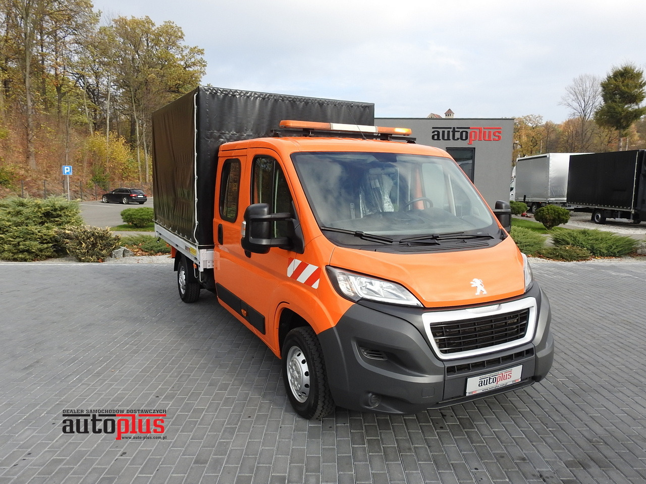 PEUGEOT BOXER STAKE BODY TARPAULIN DOUBLE CABIN DOKA 7 SEATS AIR CONDITIONING PNEUMATICS 140HP - 康比货车:图1 PEUGEOT BOXER STAKE BODY TARPAULIN DOUBLE CABIN DOKA 7 SEATS AIR CONDITIONING PNEUMATICS 140HP - 康比货车:图1