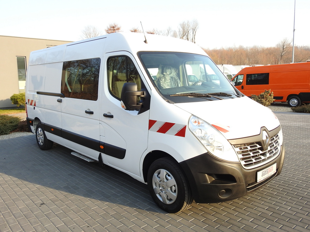 RENAULT MASTER BOX DELIVERY VAN 7 SEATS CRUISE CONTROL AIR CONDITIONING 130HP - 无侧窗厢式货车:图4 RENAULT MASTER BOX DELIVERY VAN 7 SEATS CRUISE CONTROL AIR CONDITIONING 130HP - 无侧窗厢式货车:图4