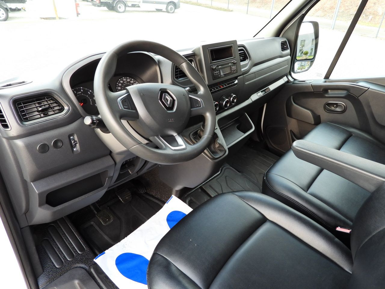 RENAULT MASTER BOX DELIVERY VAN 7 SEATS CRUISE CONTROL LED LIGHTS AIR CONDITIONING 145HP - 无侧窗厢式货车:图2 RENAULT MASTER BOX DELIVERY VAN 7 SEATS CRUISE CONTROL LED LIGHTS AIR CONDITIONING 145HP - 无侧窗厢式货车:图2