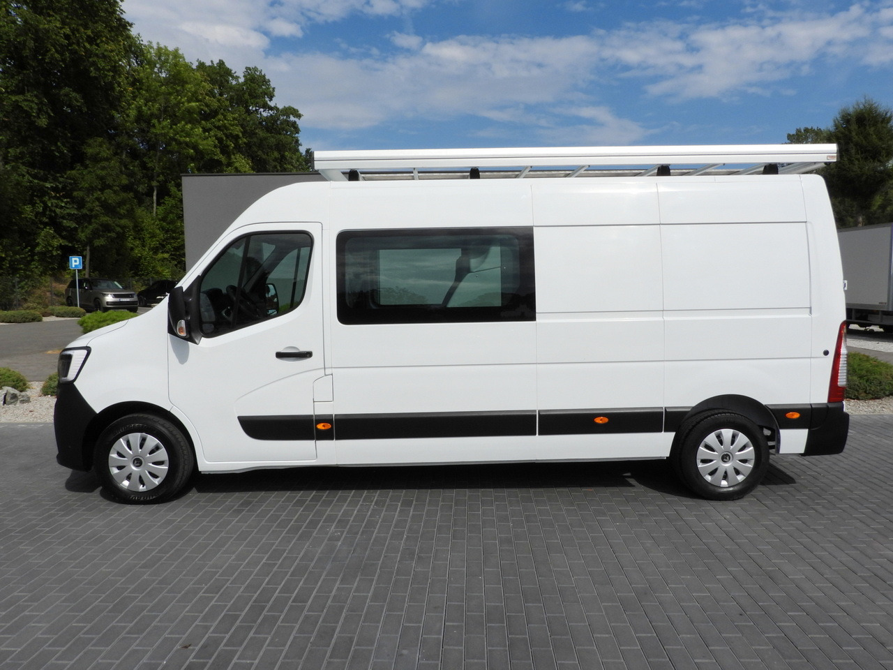 无侧窗厢式货车 RENAULT MASTER BOX DELIVERY VAN 7 SEATS CRUISE CONTROL NAVIGATION LED LIGHTS AIR CONDITIONING 135HP:图9 无侧窗厢式货车 RENAULT MASTER BOX DELIVERY VAN 7 SEATS CRUISE CONTROL NAVIGATION LED LIGHTS AIR CONDITIONING 135HP:图9