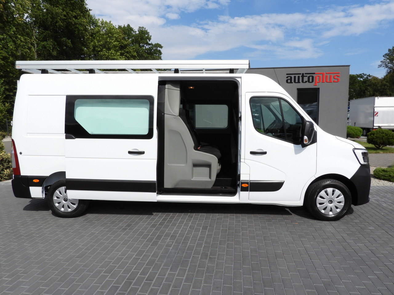 无侧窗厢式货车 RENAULT MASTER BOX DELIVERY VAN 7 SEATS CRUISE CONTROL NAVIGATION LED LIGHTS AIR CONDITIONING 135HP:图8 无侧窗厢式货车 RENAULT MASTER BOX DELIVERY VAN 7 SEATS CRUISE CONTROL NAVIGATION LED LIGHTS AIR CONDITIONING 135HP:图8