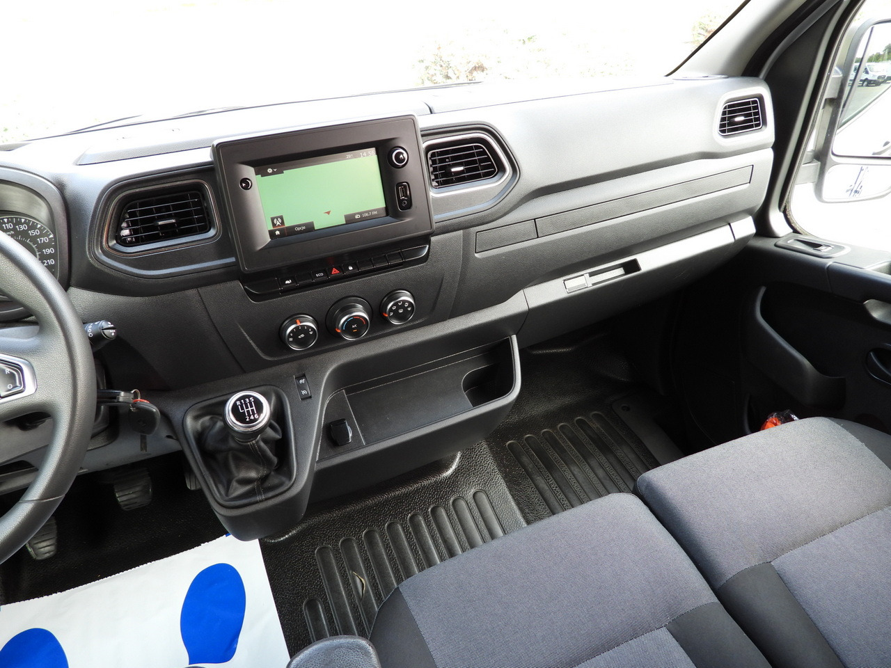 无侧窗厢式货车 RENAULT MASTER BOX DELIVERY VAN 7 SEATS CRUISE CONTROL NAVIGATION LED LIGHTS AIR CONDITIONING 135HP:图30 无侧窗厢式货车 RENAULT MASTER BOX DELIVERY VAN 7 SEATS CRUISE CONTROL NAVIGATION LED LIGHTS AIR CONDITIONING 135HP:图30