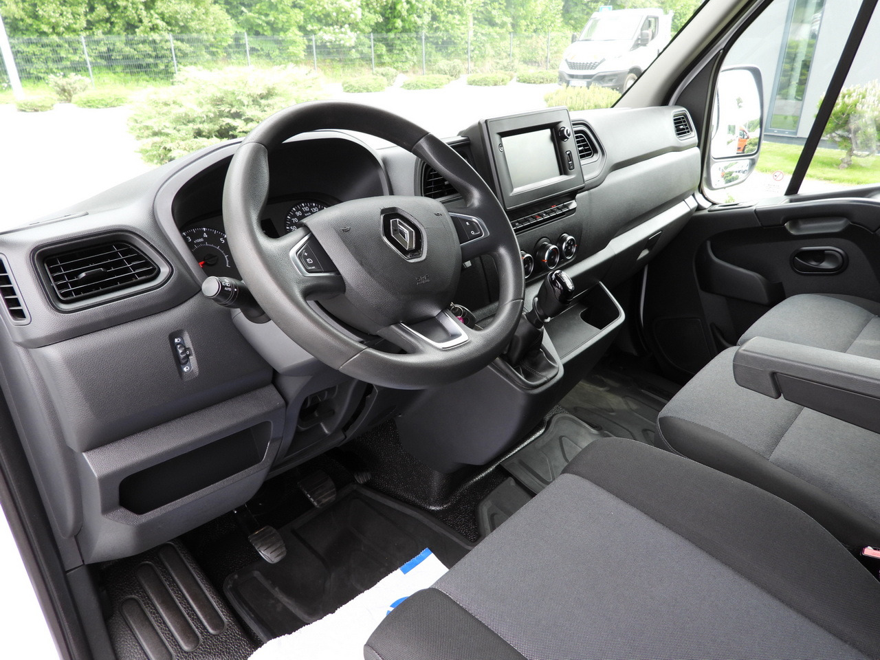 RENAULT MASTER BOX DELIVERY VAN 7 SEATS CRUISE CONTROL NAVIGATION LED LIGHTS AIR CONDITIONING 140HP - 无侧窗厢式货车:图2 RENAULT MASTER BOX DELIVERY VAN 7 SEATS CRUISE CONTROL NAVIGATION LED LIGHTS AIR CONDITIONING 140HP - 无侧窗厢式货车:图2