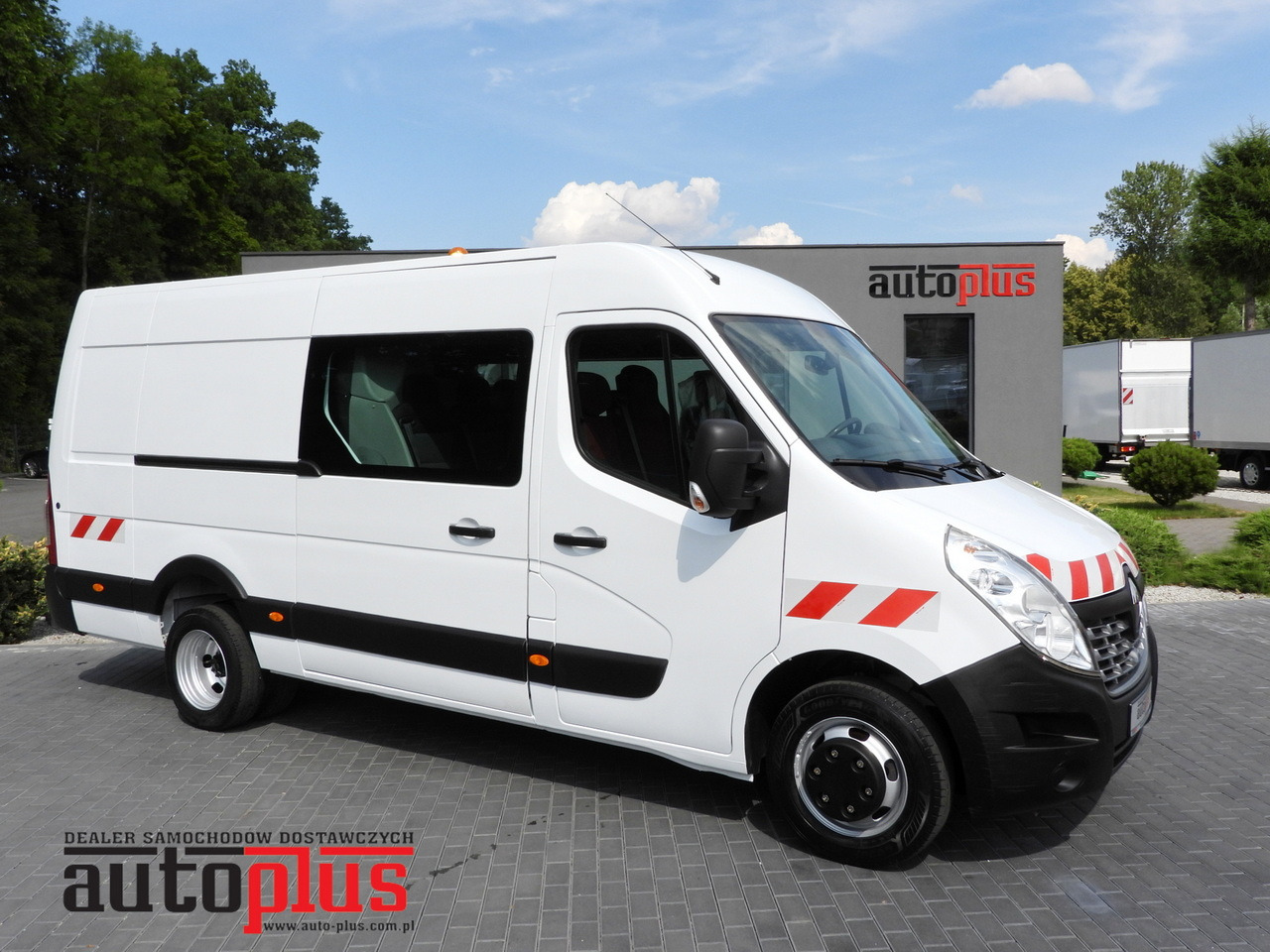RENAULT MASTER BOX DELIVERY VAN 7 SEATS CRUISE CONTROL TWIN WHEELS AIR CONDITIONING 145HP - 无侧窗厢式货车:图1 RENAULT MASTER BOX DELIVERY VAN 7 SEATS CRUISE CONTROL TWIN WHEELS AIR CONDITIONING 145HP - 无侧窗厢式货车:图1