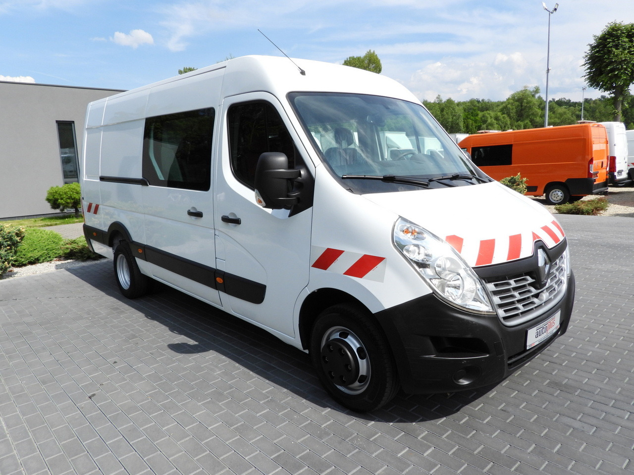 RENAULT MASTER BOX DELIVERY VAN 7 SEATS CRUISE CONTROL TWIN WHEELS AIR CONDITIONING 145HP - 无侧窗厢式货车:图4 RENAULT MASTER BOX DELIVERY VAN 7 SEATS CRUISE CONTROL TWIN WHEELS AIR CONDITIONING 145HP - 无侧窗厢式货车:图4