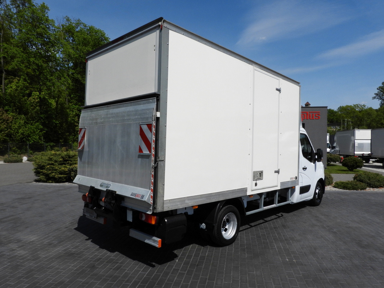 RENAULT MASTER BOX LIFT 8 PALLETS CRUISE CONTROL NAVIGATION LED LIGHTS TWIN WHEELS AIR CONDITIONING 145HP - 厢式货车:图3 RENAULT MASTER BOX LIFT 8 PALLETS CRUISE CONTROL NAVIGATION LED LIGHTS TWIN WHEELS AIR CONDITIONING 145HP - 厢式货车:图3