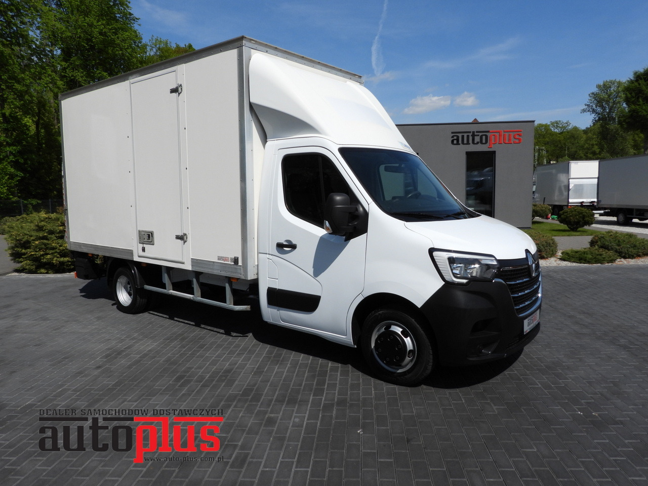 RENAULT MASTER BOX LIFT 8 PALLETS CRUISE CONTROL NAVIGATION LED LIGHTS TWIN WHEELS AIR CONDITIONING 145HP - 厢式货车:图1 RENAULT MASTER BOX LIFT 8 PALLETS CRUISE CONTROL NAVIGATION LED LIGHTS TWIN WHEELS AIR CONDITIONING 145HP - 厢式货车:图1