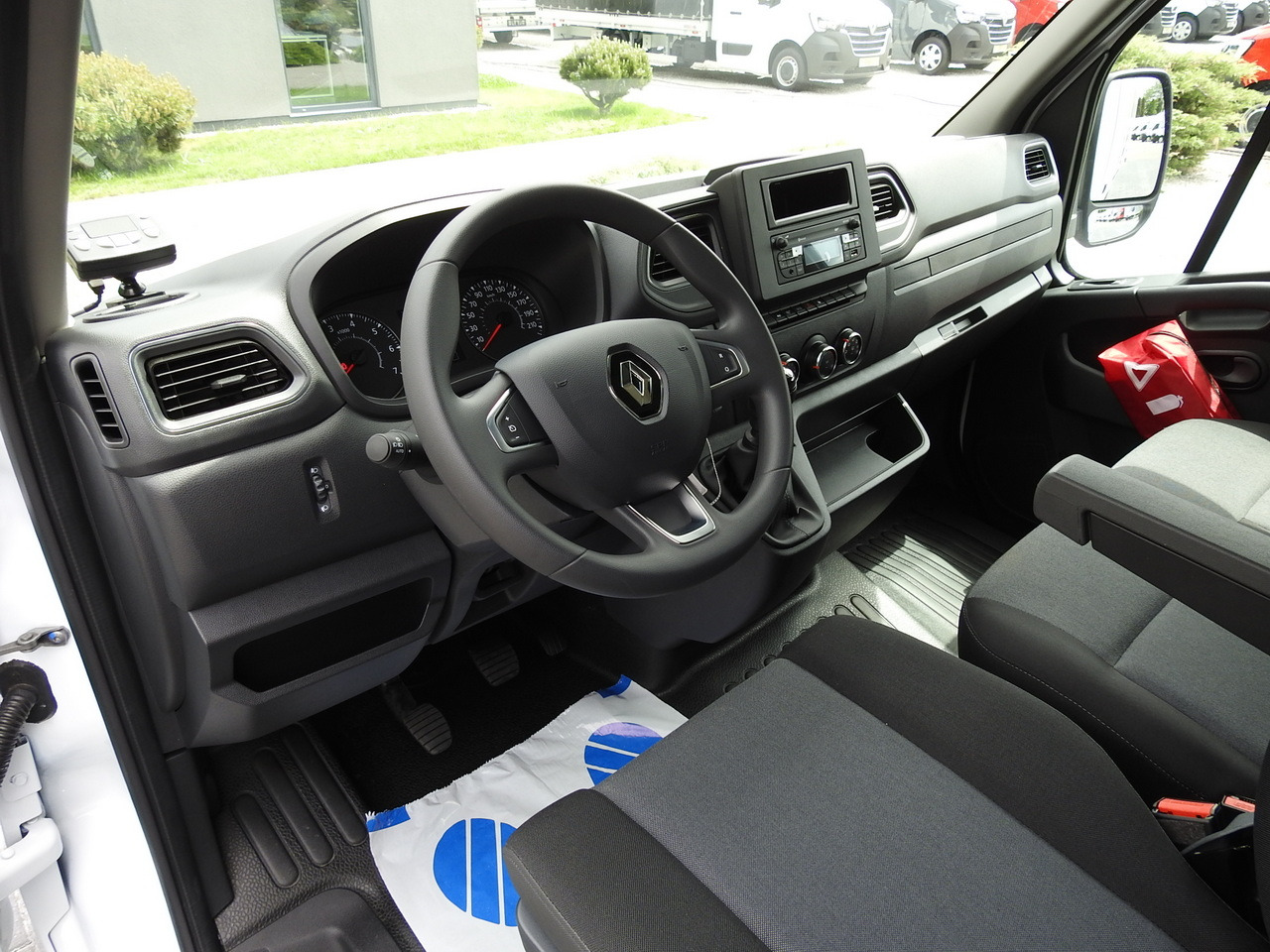 RENAULT MASTER NEW REGRIGERATOR BOX -10*C 8 PALLETS CRUISE CONTROL AIR CONDITIONING LED LIGHTS GUARANTEE 165HP - 冷藏货车:图2 RENAULT MASTER NEW REGRIGERATOR BOX -10*C 8 PALLETS CRUISE CONTROL AIR CONDITIONING LED LIGHTS GUARANTEE 165HP - 冷藏货车:图2