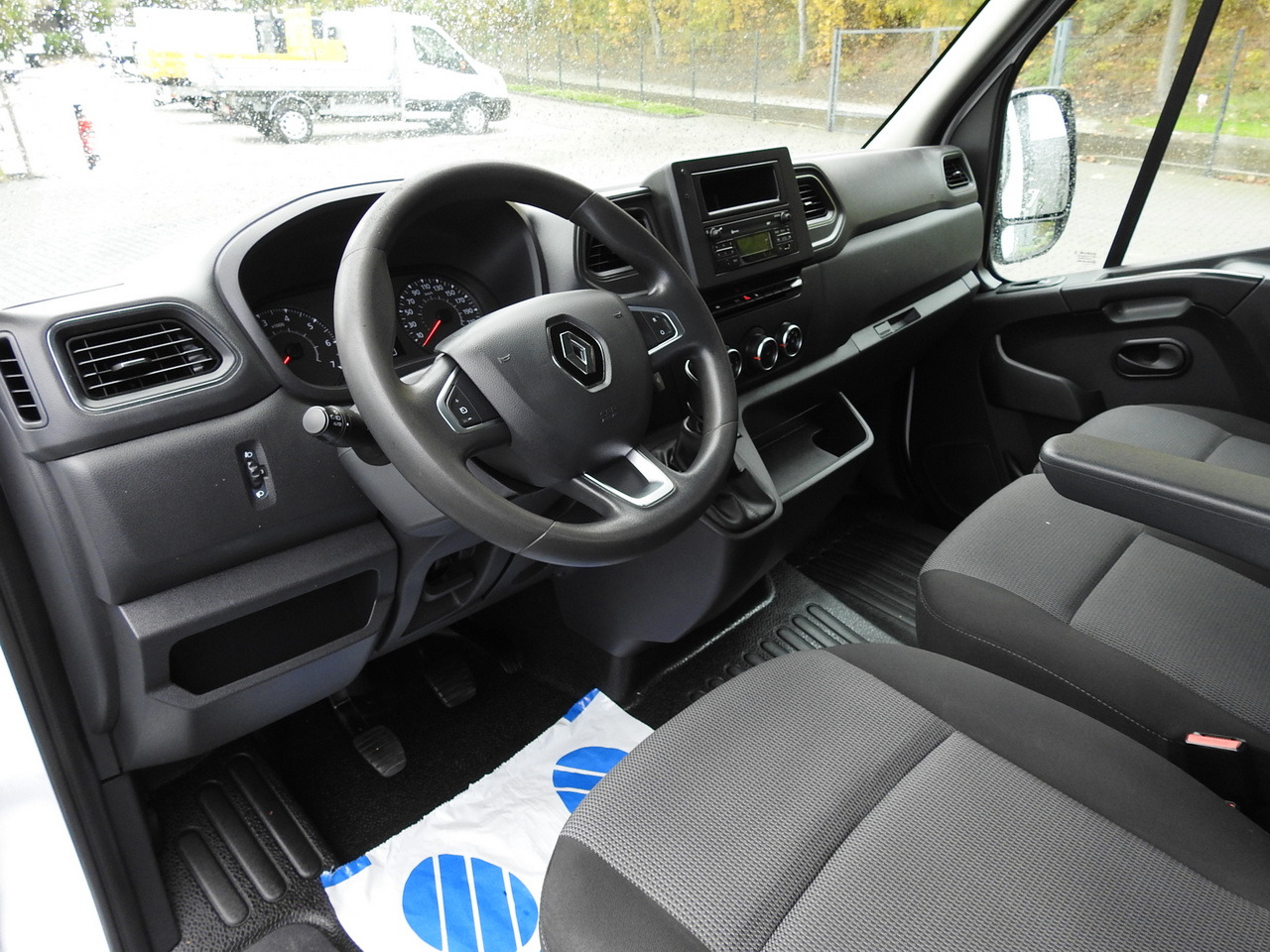 RENAULT MASTER STAKE BODY CRUISE CONTROL AIR CONDITIONING LED LIGHTS TWIN WHEELS 130HP - 平板货车:图2 RENAULT MASTER STAKE BODY CRUISE CONTROL AIR CONDITIONING LED LIGHTS TWIN WHEELS 130HP - 平板货车:图2