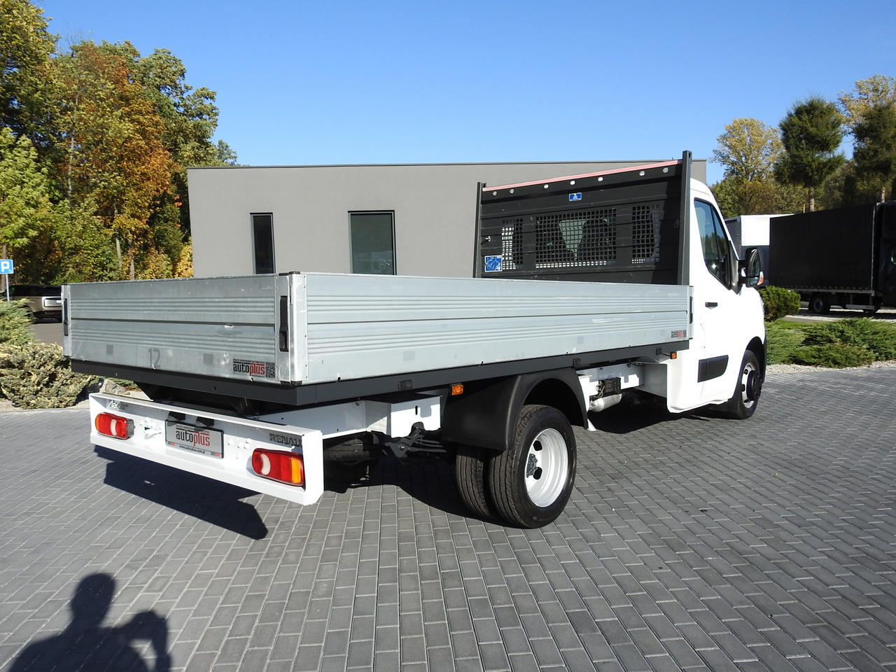 RENAULT MASTER STAKE BODY CRUISE CONTROL AIR CONDITIONING LED LIGHTS TWIN WHEELS 130HP - 平板货车:图3 RENAULT MASTER STAKE BODY CRUISE CONTROL AIR CONDITIONING LED LIGHTS TWIN WHEELS 130HP - 平板货车:图3