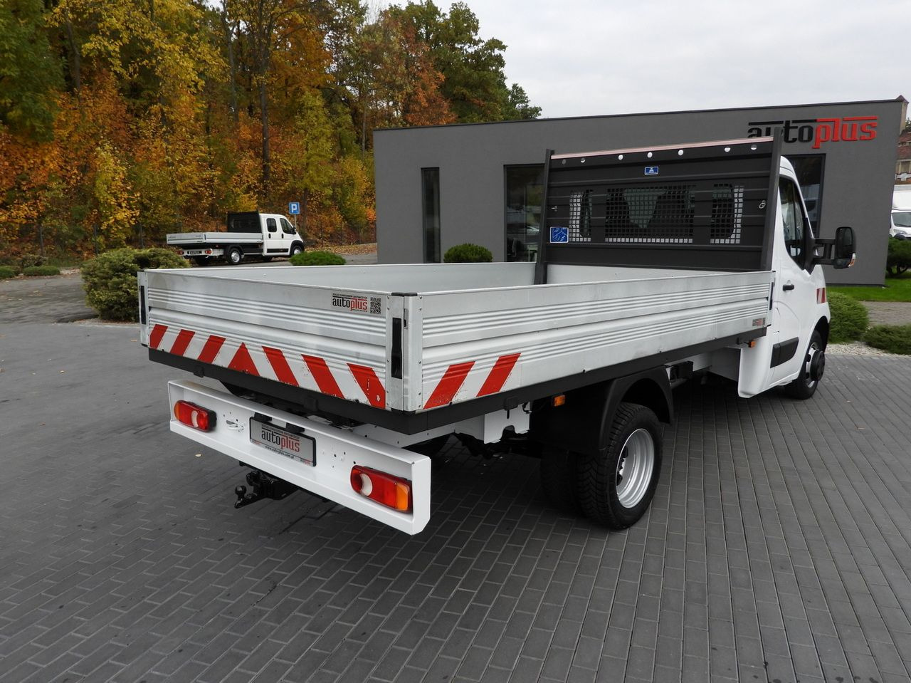 RENAULT MASTER STAKE BODY CRUISE CONTROL NAVIGATION TWIN WHEELS AIR CONDITIONING 130HP - 平板货车:图3 RENAULT MASTER STAKE BODY CRUISE CONTROL NAVIGATION TWIN WHEELS AIR CONDITIONING 130HP - 平板货车:图3