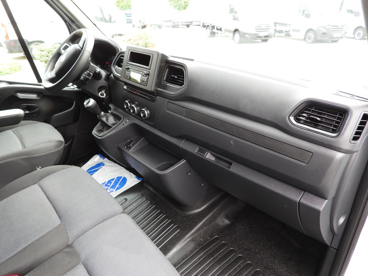 侧帘货车 RENAULT MASTER  TARPAULIN 10 PALLETS CRUISE CONTROL LED LIGHTS PNEUMATICS AIR CONDITIONING  165HP：图41