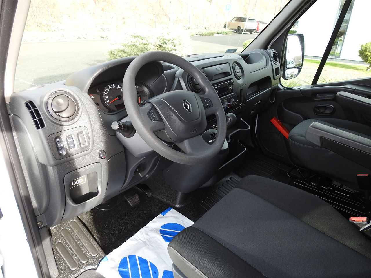 RENAULT MASTER TARPAULIN 10 PALLETS WEBASTO CRUISE CONTROL AIR CONDITIONING PNEUMATICS AUTOMATIC TRANSMISSION 170HP - 侧帘货车:图2 RENAULT MASTER TARPAULIN 10 PALLETS WEBASTO CRUISE CONTROL AIR CONDITIONING PNEUMATICS AUTOMATIC TRANSMISSION 170HP - 侧帘货车:图2