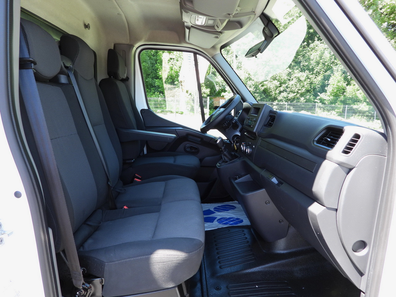 侧帘货车 RENAULT MASTER  TARPAULIN 10 PALLETS WEBASTO CRUISE CONTROL LED LIGHTS PNEUMATICS AIR CONDITIONING  165HP：图38