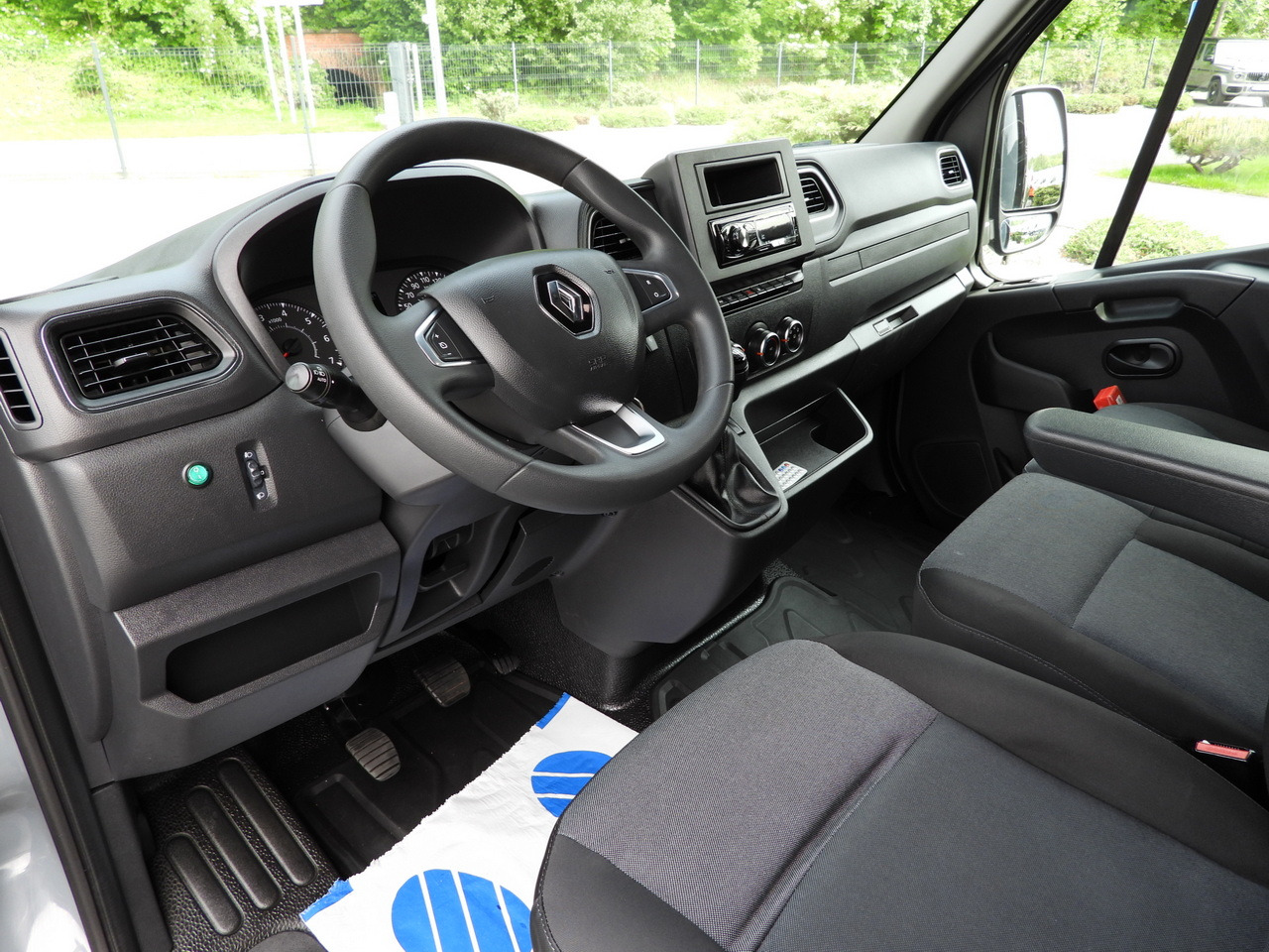 RENAULT MASTER TARPAULIN 10 PALLETS WEBASTO CRUISE CONTROL LED LIGHTS PNEUMATICS AIR CONDITIONING 165HP - 侧帘货车:图2 RENAULT MASTER TARPAULIN 10 PALLETS WEBASTO CRUISE CONTROL LED LIGHTS PNEUMATICS AIR CONDITIONING 165HP - 侧帘货车:图2