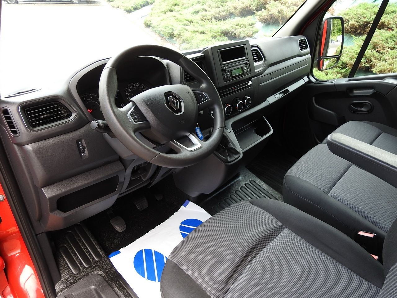 RENAULT MASTER TARPAULIN 10 PALLETS WEBASTO CRUISE CONTROL LED LIGHTS PNEUMATICS AIR CONDITIONING 165HP - 侧帘货车:图2 RENAULT MASTER TARPAULIN 10 PALLETS WEBASTO CRUISE CONTROL LED LIGHTS PNEUMATICS AIR CONDITIONING 165HP - 侧帘货车:图2