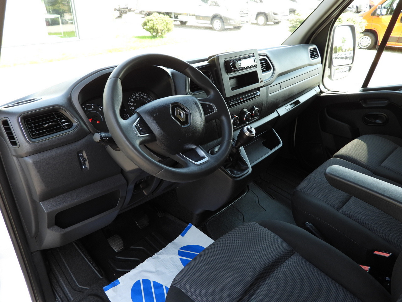 RENAULT MASTER TARPAULIN 10 PALLETS WEBASTO CRUISE CONTROL LED LIGHTS PNEUMATICS AIR CONDITIONING 165HP - 侧帘货车:图2 RENAULT MASTER TARPAULIN 10 PALLETS WEBASTO CRUISE CONTROL LED LIGHTS PNEUMATICS AIR CONDITIONING 165HP - 侧帘货车:图2