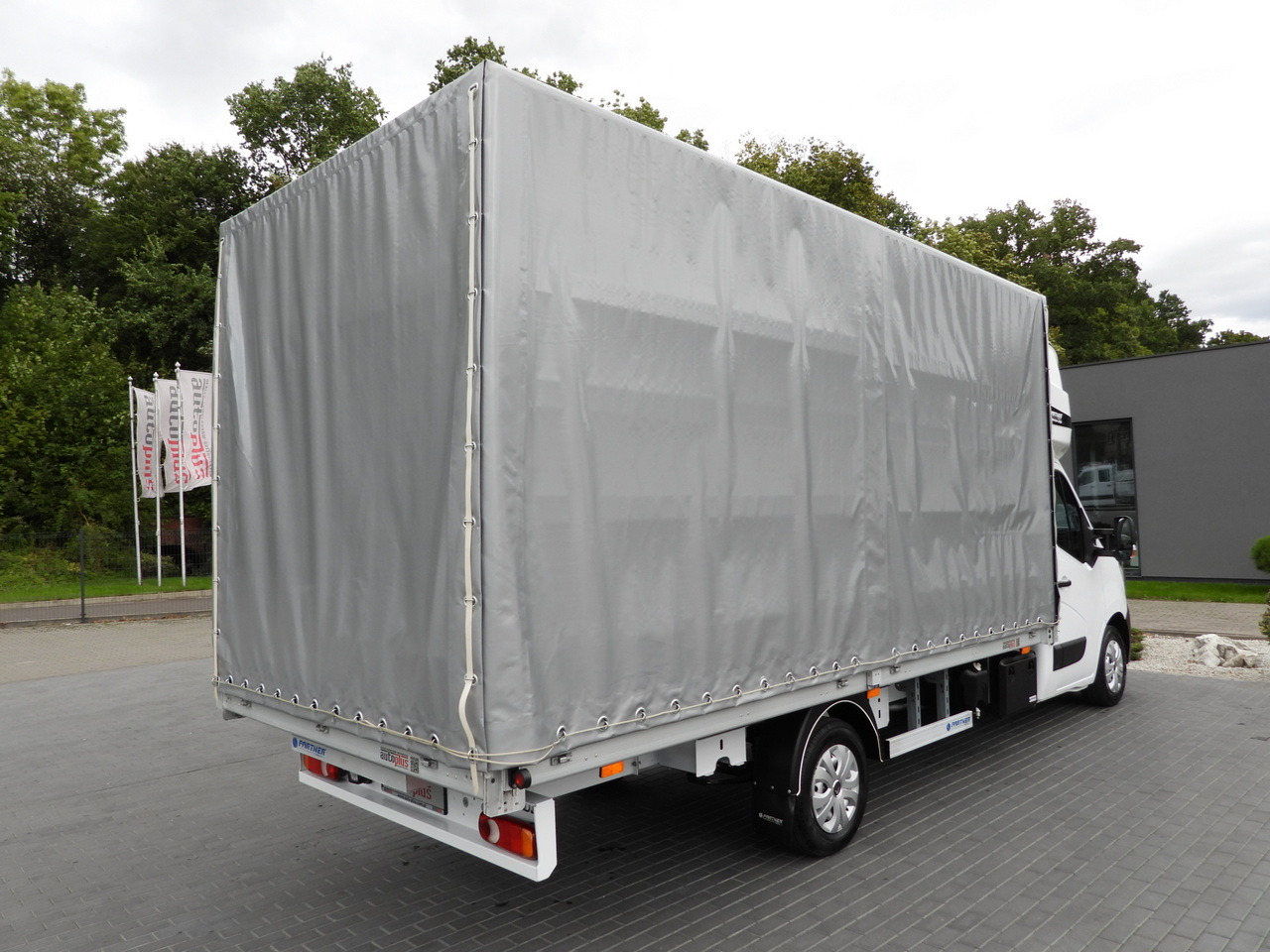 RENAULT MASTER TARPAULIN 10 PALLETS WEBASTO CRUISE CONTROL LED LIGHTS PNEUMATICS AIR CONDITIONING 165HP - 侧帘货车:图3 RENAULT MASTER TARPAULIN 10 PALLETS WEBASTO CRUISE CONTROL LED LIGHTS PNEUMATICS AIR CONDITIONING 165HP - 侧帘货车:图3