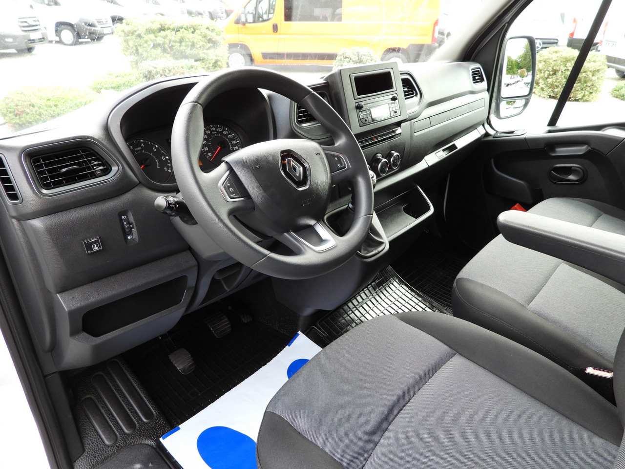 RENAULT MASTER TARPAULIN 10 PALLETS WEBASTO CRUISE CONTROL LED LIGHTS PNEUMATICS AIR CONDITIONING 165HP - 侧帘货车:图2 RENAULT MASTER TARPAULIN 10 PALLETS WEBASTO CRUISE CONTROL LED LIGHTS PNEUMATICS AIR CONDITIONING 165HP - 侧帘货车:图2