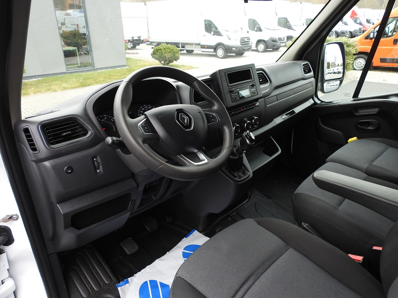 RENAULT MASTER TARPAULIN 10 PALLETS WEBASTO CRUISE CONTROL LED LIGHTS PNEUMATICS AIR CONDITIONING 165HP - 侧帘货车:图2 RENAULT MASTER TARPAULIN 10 PALLETS WEBASTO CRUISE CONTROL LED LIGHTS PNEUMATICS AIR CONDITIONING 165HP - 侧帘货车:图2