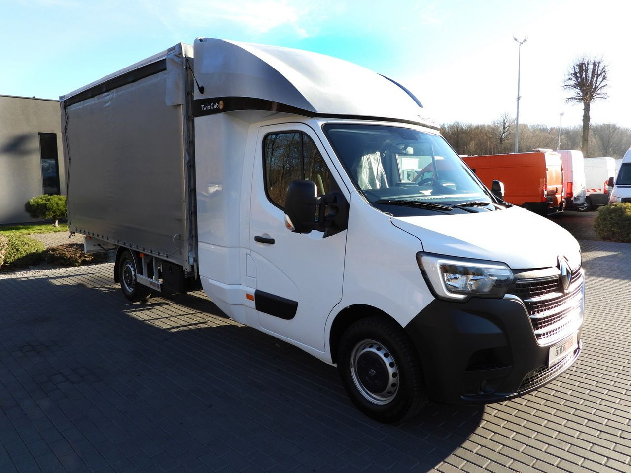 RENAULT MASTER TARPAULIN 8 PALLETS WEBASTO CRUISE CONTROL LED LIGHTS AIR CONDITIONING 165HP - 侧帘货车:图4 RENAULT MASTER TARPAULIN 8 PALLETS WEBASTO CRUISE CONTROL LED LIGHTS AIR CONDITIONING 165HP - 侧帘货车:图4