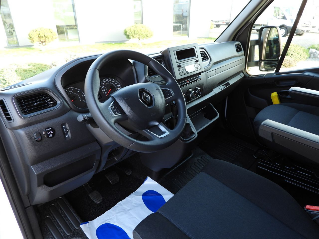 RENAULT MASTER TARPAULIN 8 PALLETS WEBASTO CRUISE CONTROL LED LIGHTS PNEUMATICS AIR CONDITIONING 165HP - 侧帘货车:图2 RENAULT MASTER TARPAULIN 8 PALLETS WEBASTO CRUISE CONTROL LED LIGHTS PNEUMATICS AIR CONDITIONING 165HP - 侧帘货车:图2