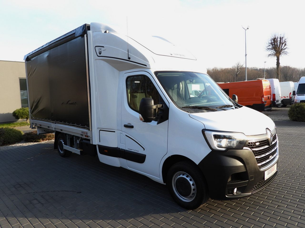 RENAULT MASTER TARPAULIN 8 PALLETS WEBASTO CRUISE CONTROL LED LIGHTS PNEUMATICS AIR CONDITIONING 165HP - 侧帘货车:图4 RENAULT MASTER TARPAULIN 8 PALLETS WEBASTO CRUISE CONTROL LED LIGHTS PNEUMATICS AIR CONDITIONING 165HP - 侧帘货车:图4
