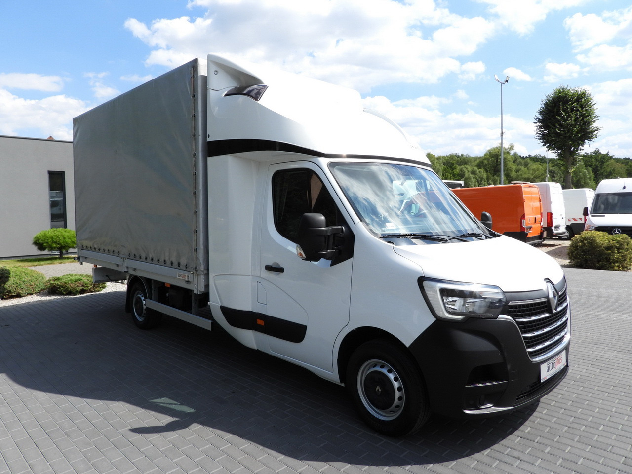 RENAULT MASTER TARPAULIN 8 PALLETS WEBASTO CRUISE CONTROL LED LIGHTS PNEUMATICS AIR CONDITIONING 165HP - 侧帘货车:图4 RENAULT MASTER TARPAULIN 8 PALLETS WEBASTO CRUISE CONTROL LED LIGHTS PNEUMATICS AIR CONDITIONING 165HP - 侧帘货车:图4