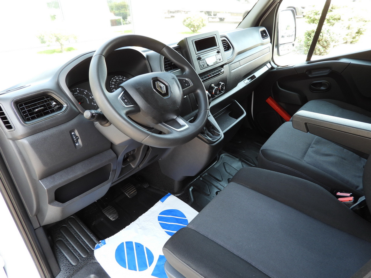 RENAULT MASTER TARPAULIN LIFT 10 PALLETS WEBASTO CRUISE CONTROL LED LIGHTS PNEUMATICS AIR CONDITIONING 165HP - 侧帘货车:图2 RENAULT MASTER TARPAULIN LIFT 10 PALLETS WEBASTO CRUISE CONTROL LED LIGHTS PNEUMATICS AIR CONDITIONING 165HP - 侧帘货车:图2