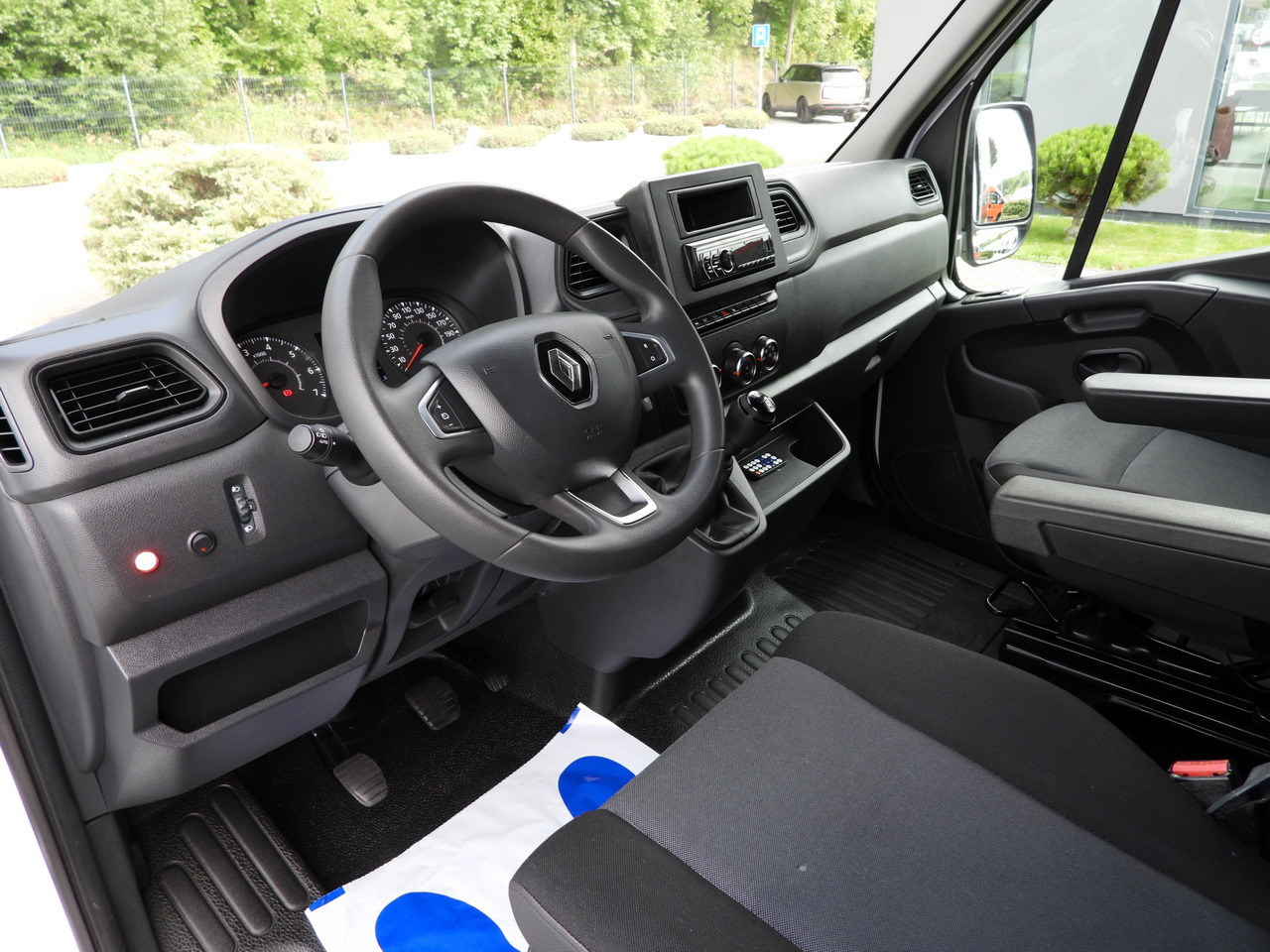 RENAULT MASTER TARPAULIN LIFT 8 PALLETS CRUISE CONTROL LED LIGHTS AIR CONDITIONING 145HP - 侧帘货车:图2 RENAULT MASTER TARPAULIN LIFT 8 PALLETS CRUISE CONTROL LED LIGHTS AIR CONDITIONING 145HP - 侧帘货车:图2