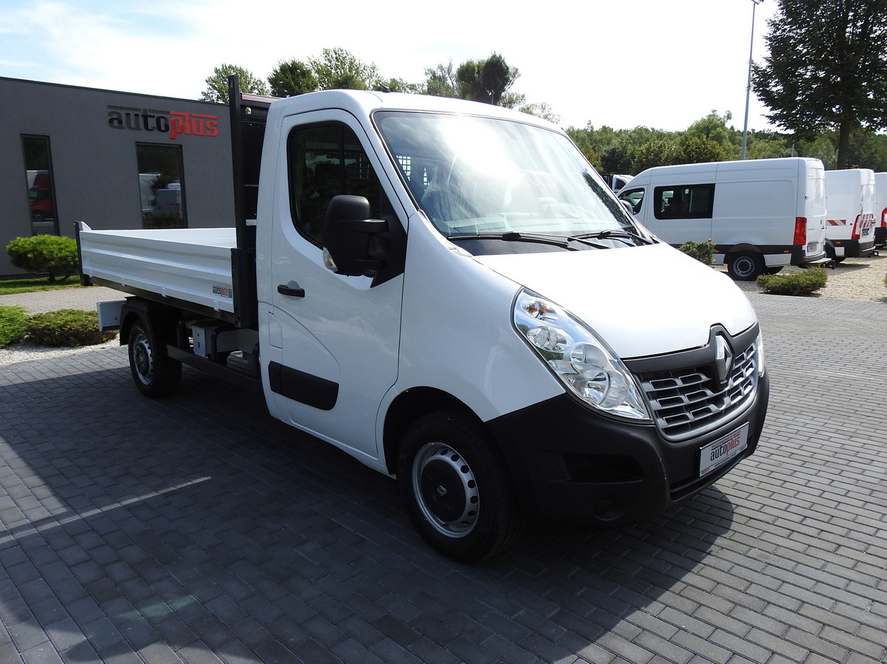 RENAULT MASTER TIPPER 130HP - 翻斗货车:图4 RENAULT MASTER TIPPER 130HP - 翻斗货车:图4