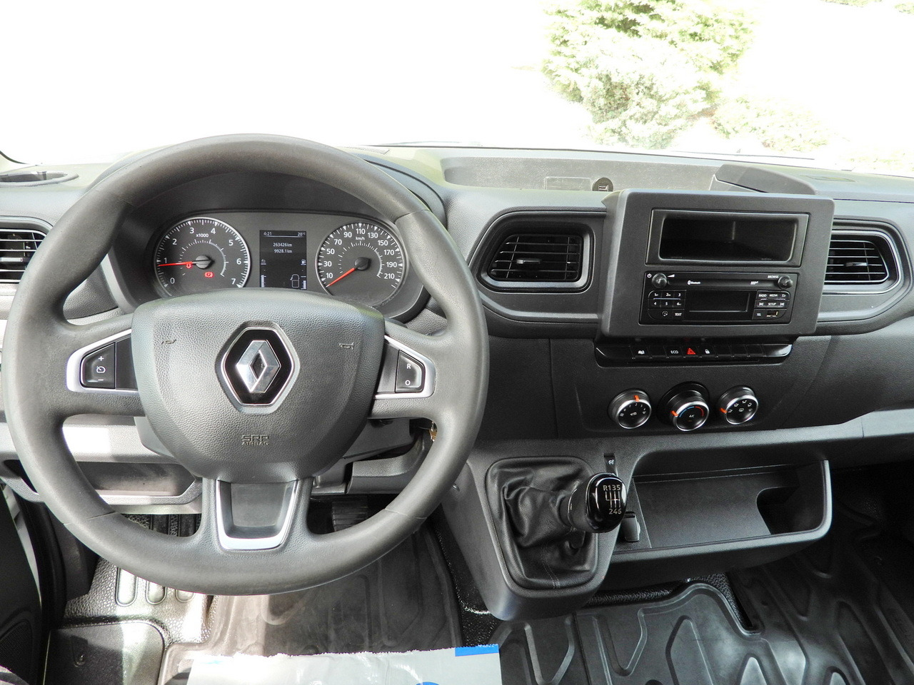 RENAULT MASTER TIPPER CRUISE CONTROL LED LIGHTS TWIN WHEELS AIR CONDITIONING 130HP - 翻斗货车:图2 RENAULT MASTER TIPPER CRUISE CONTROL LED LIGHTS TWIN WHEELS AIR CONDITIONING 130HP - 翻斗货车:图2