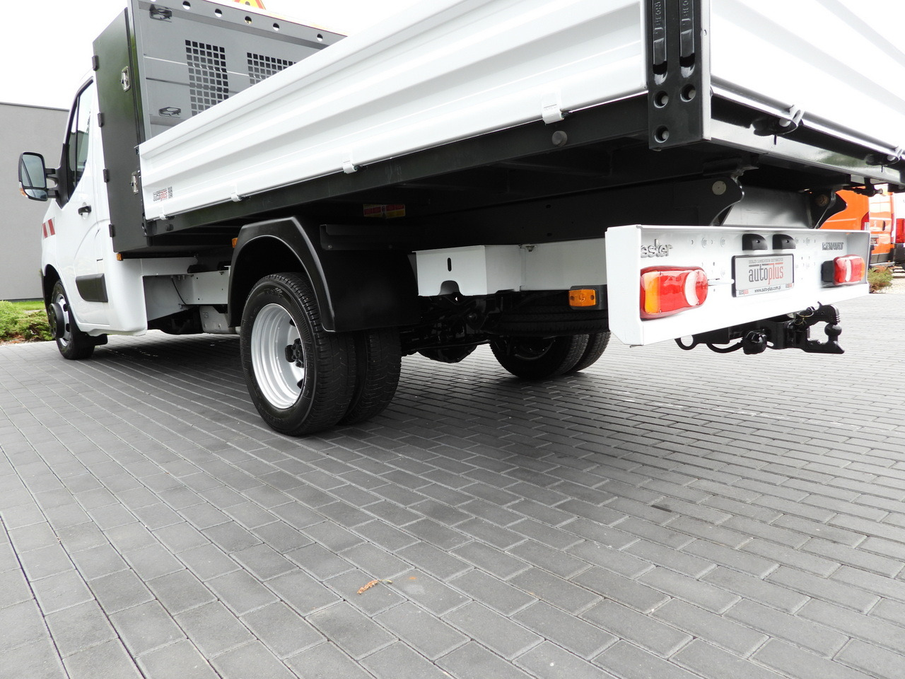 RENAULT MASTER TIPPER CRUISE CONTROL LED LIGHTS TWIN WHEELS AIR CONDITIONING  130HP 租赁 RENAULT MASTER TIPPER CRUISE CONTROL LED LIGHTS TWIN WHEELS AIR CONDITIONING  130HP：图14