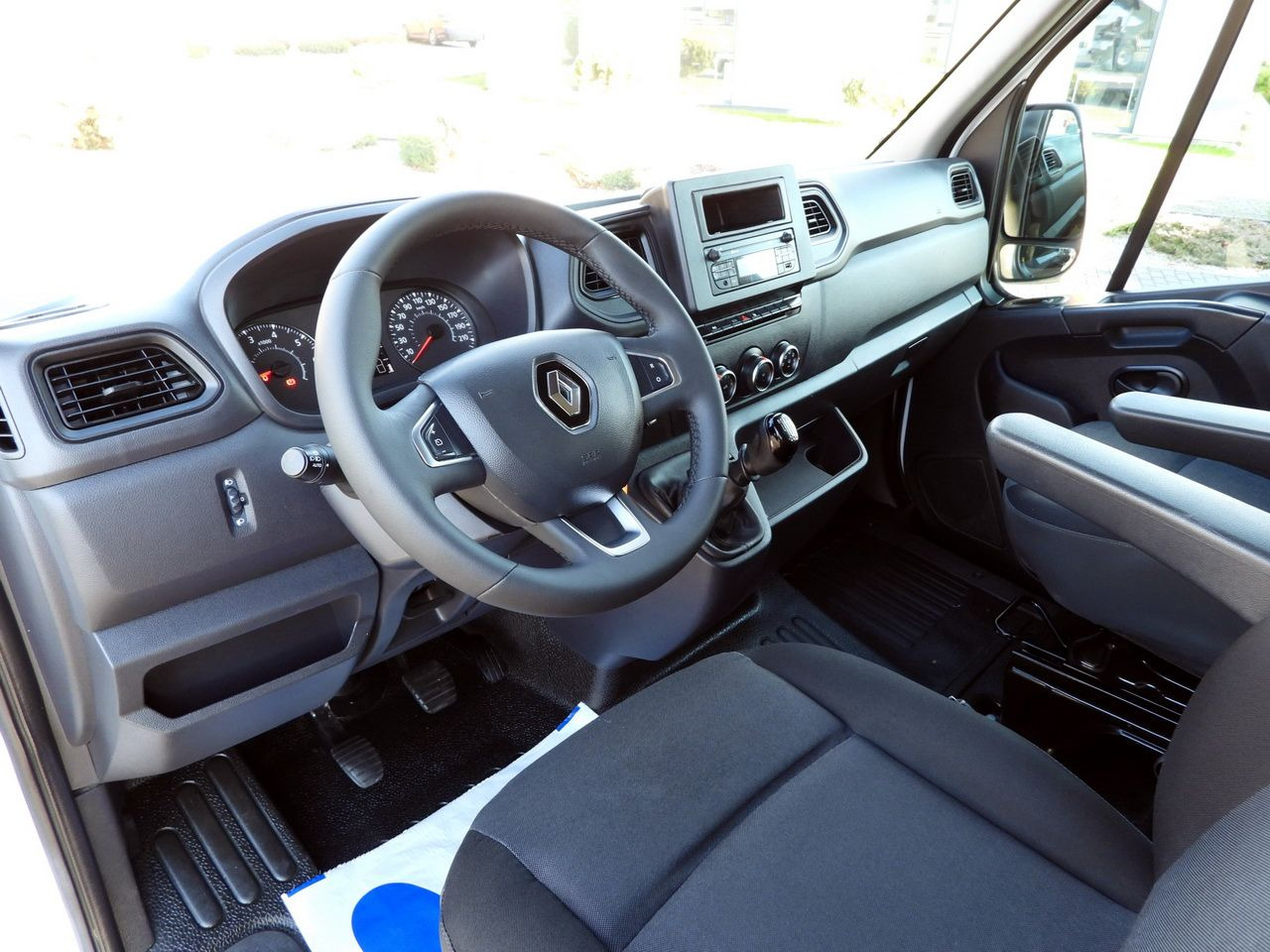 RENAULT MASTER TIPPER DOUBLE CABIN DOKA 6 SEATS CRUISE CONTROL LED LIGHTS TWIN WHEELS AIR CONDITIONING 130HP - 翻斗货车:图2 RENAULT MASTER TIPPER DOUBLE CABIN DOKA 6 SEATS CRUISE CONTROL LED LIGHTS TWIN WHEELS AIR CONDITIONING 130HP - 翻斗货车:图2