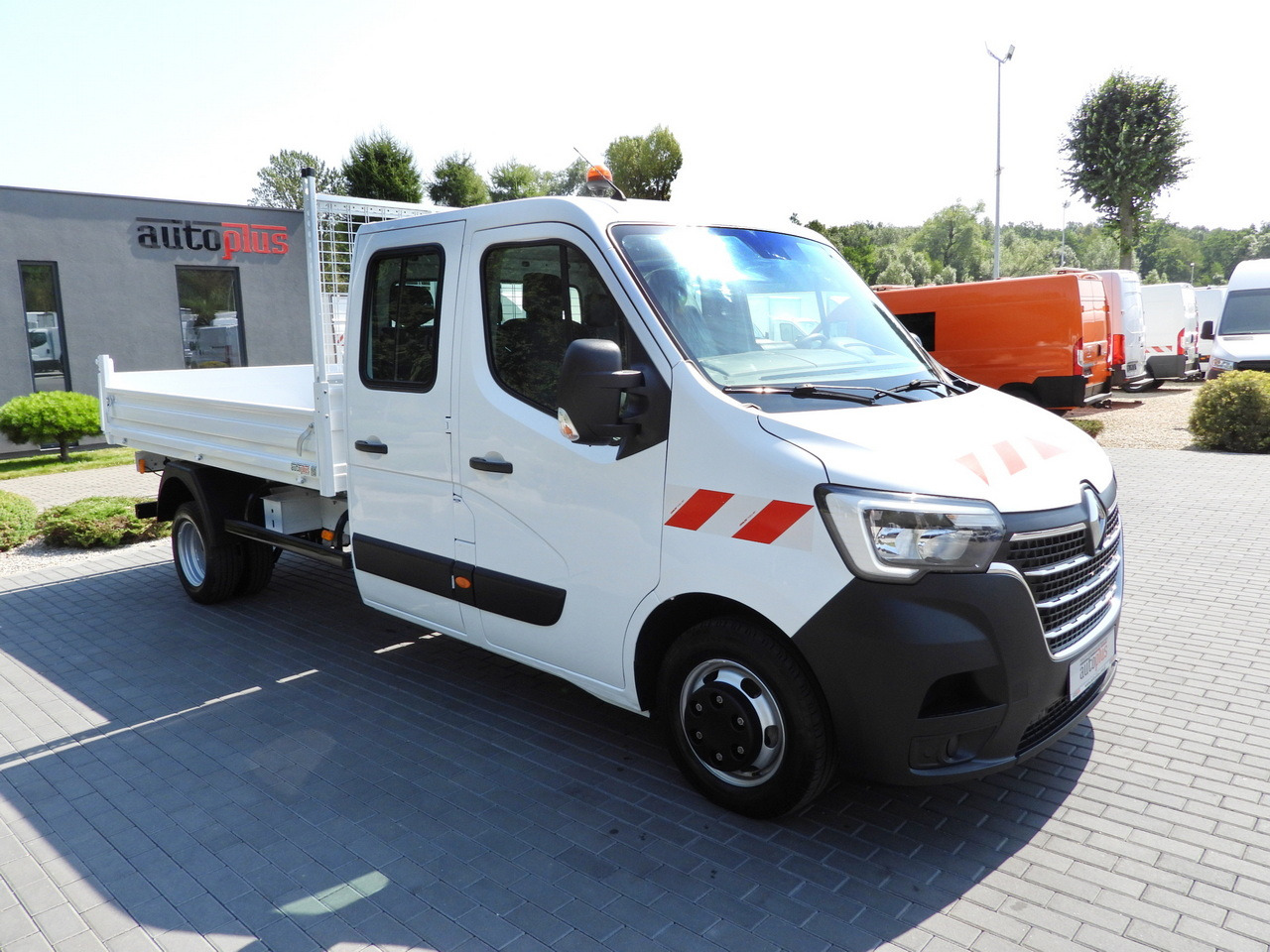 RENAULT MASTER TIPPER DOUBLE CABIN DOKA 6 SEATS CRUISE CONTROL LED LIGHTS TWIN WHEELS AIR CONDITIONING 130HP - 翻斗货车:图4 RENAULT MASTER TIPPER DOUBLE CABIN DOKA 6 SEATS CRUISE CONTROL LED LIGHTS TWIN WHEELS AIR CONDITIONING 130HP - 翻斗货车:图4