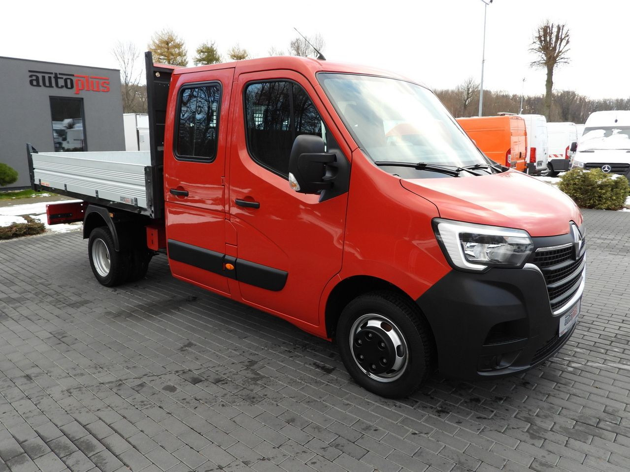 RENAULT MASTER TIPPER DOUBLE CABIN DOKA 6 SEATS CRUISE CONTROL LED LIGHTS TWIN WHEELS AIR CONDITIONING 145HP - 翻斗货车:图4 RENAULT MASTER TIPPER DOUBLE CABIN DOKA 6 SEATS CRUISE CONTROL LED LIGHTS TWIN WHEELS AIR CONDITIONING 145HP - 翻斗货车:图4