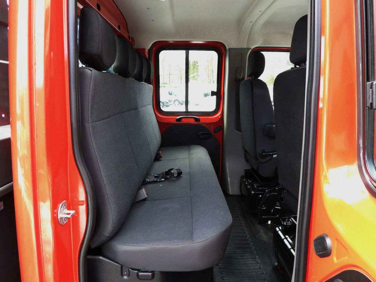 翻斗货车 RENAULT MASTER TIPPER DOUBLE CABIN DOKA 6 SEATS CRUISE CONTROL LED LIGHTS TWIN WHEELS AIR CONDITIONING  145HP：图39