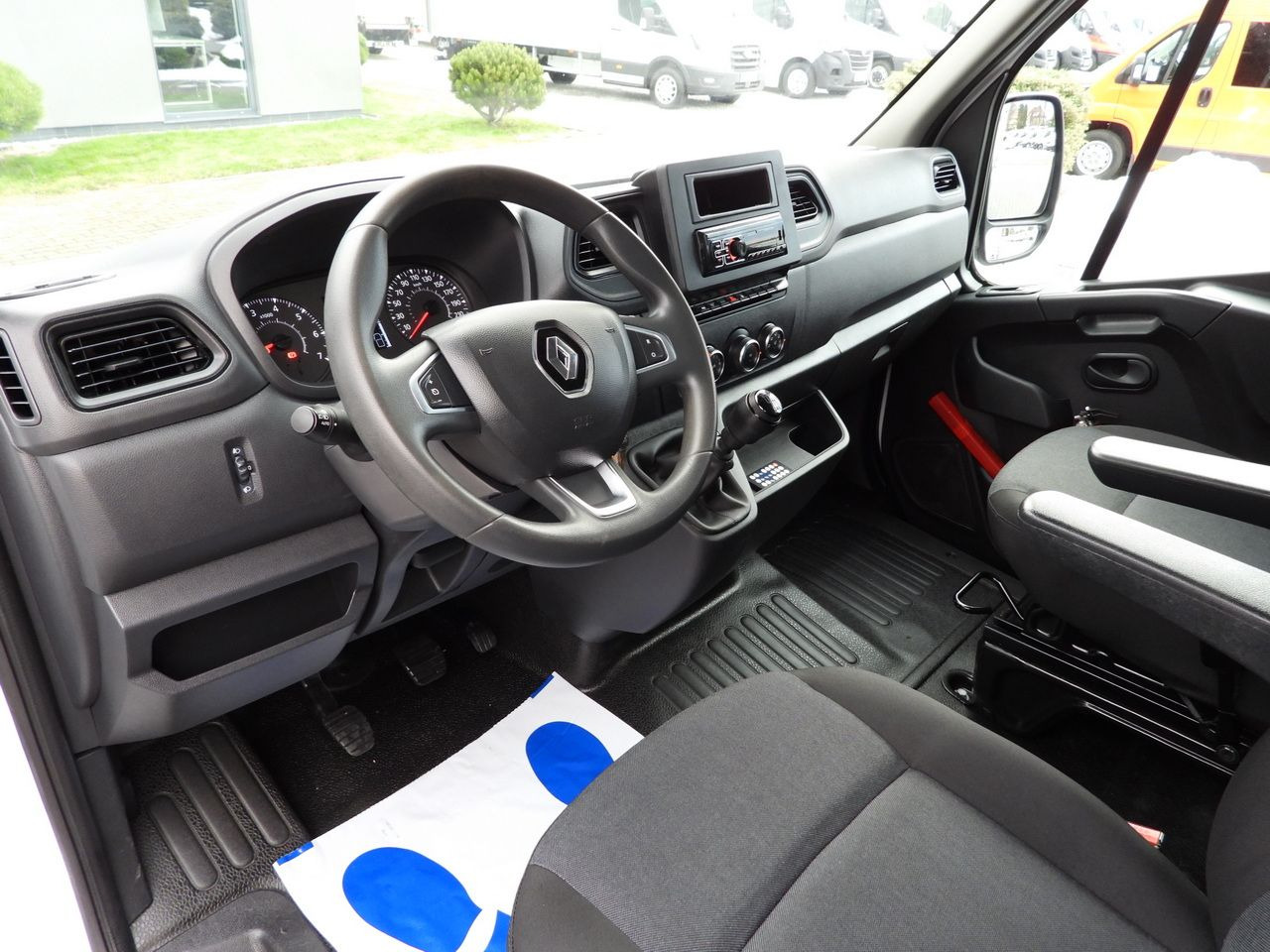 RENAULT MASTER TIPPER DOUBLE CABIN DOKA 6 SEATS CRUISE CONTROL LED LIGHTS TWIN WHEELS AIR CONDITIONING 145HP - 翻斗货车:图2 RENAULT MASTER TIPPER DOUBLE CABIN DOKA 6 SEATS CRUISE CONTROL LED LIGHTS TWIN WHEELS AIR CONDITIONING 145HP - 翻斗货车:图2