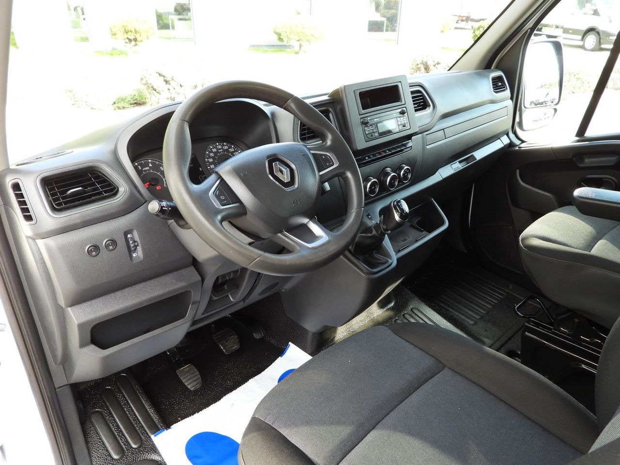 RENAULT MASTER TIPPER DOUBLE CABIN DOKA 6 SEATS CRUISE CONTROL LED LIGHTS TWIN WHEELS AIR CONDITIONING 165HP - 翻斗货车:图2 RENAULT MASTER TIPPER DOUBLE CABIN DOKA 6 SEATS CRUISE CONTROL LED LIGHTS TWIN WHEELS AIR CONDITIONING 165HP - 翻斗货车:图2