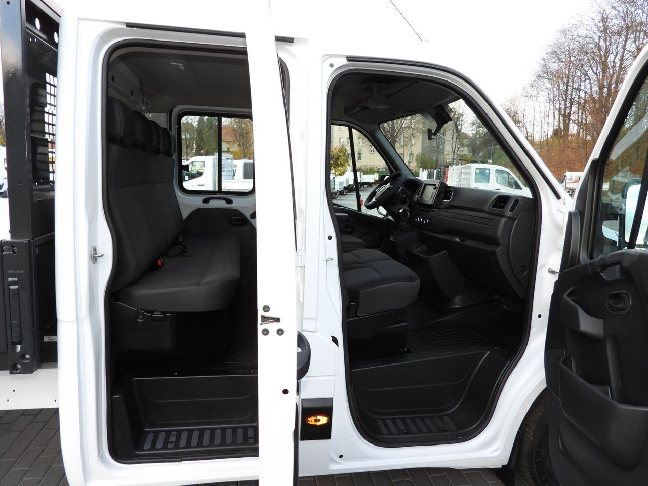 RENAULT MASTER TIPPER DOUBLE CABIN DOKA 7 SEATS CRUISE CONTROL NAVIGATION LED LIGHTS AIR CONDITIONING  145HP 租赁 RENAULT MASTER TIPPER DOUBLE CABIN DOKA 7 SEATS CRUISE CONTROL NAVIGATION LED LIGHTS AIR CONDITIONING  145HP：图36