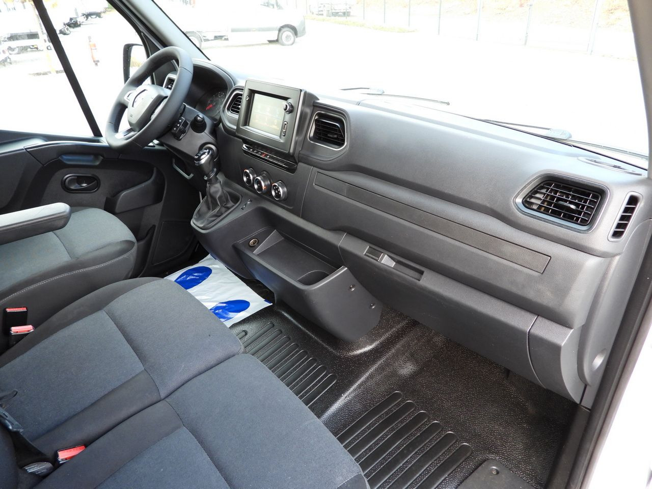 RENAULT MASTER TIPPER DOUBLE CABIN DOKA 7 SEATS CRUISE CONTROL NAVIGATION LED LIGHTS AIR CONDITIONING  145HP 租赁 RENAULT MASTER TIPPER DOUBLE CABIN DOKA 7 SEATS CRUISE CONTROL NAVIGATION LED LIGHTS AIR CONDITIONING  145HP：图34