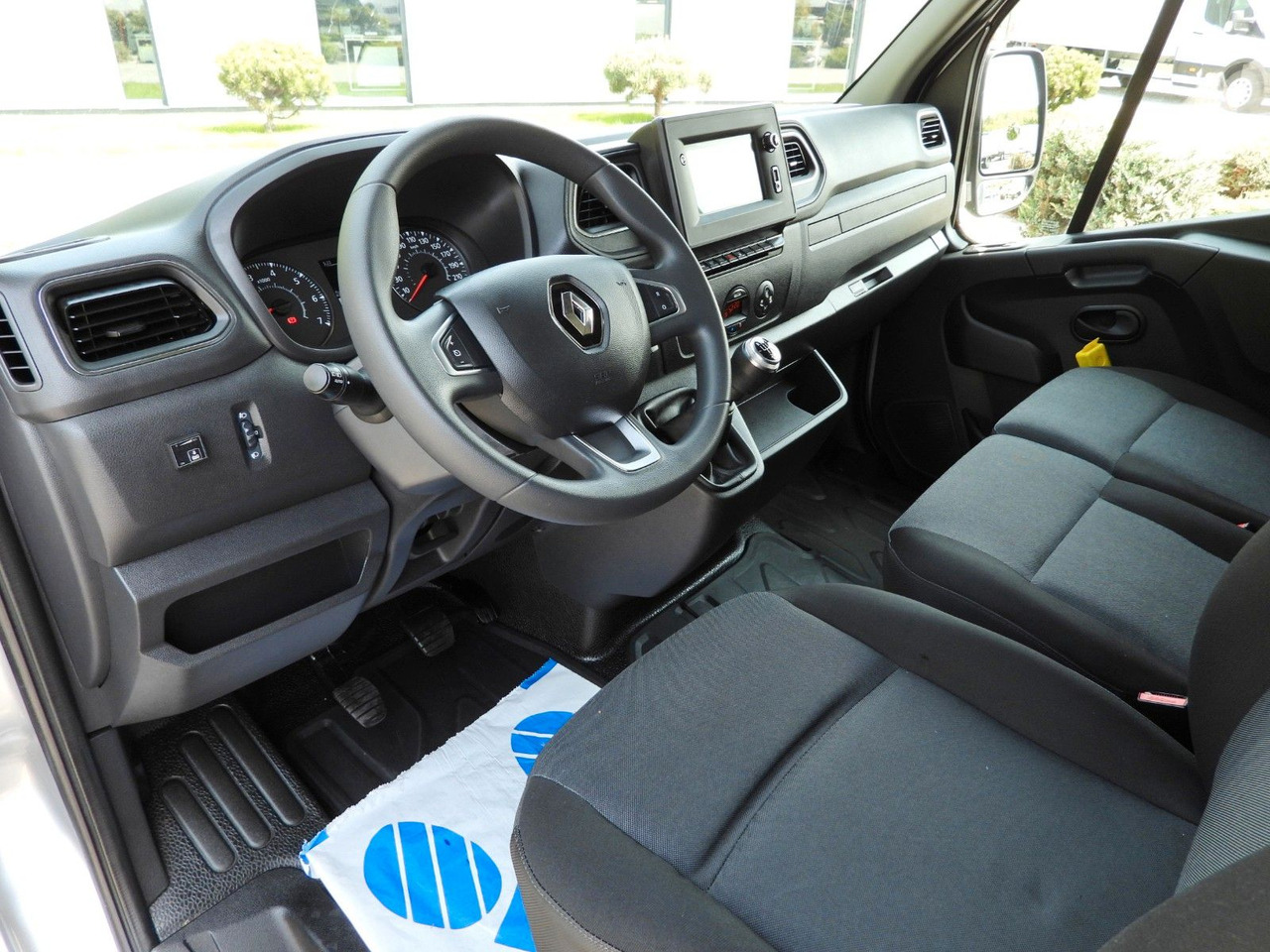 Renault MASTER PRITSCHE PLANE 10 PALETTEN WEBASTO A/C - 侧帘货车:图2 Renault MASTER PRITSCHE PLANE 10 PALETTEN WEBASTO A/C - 侧帘货车:图2