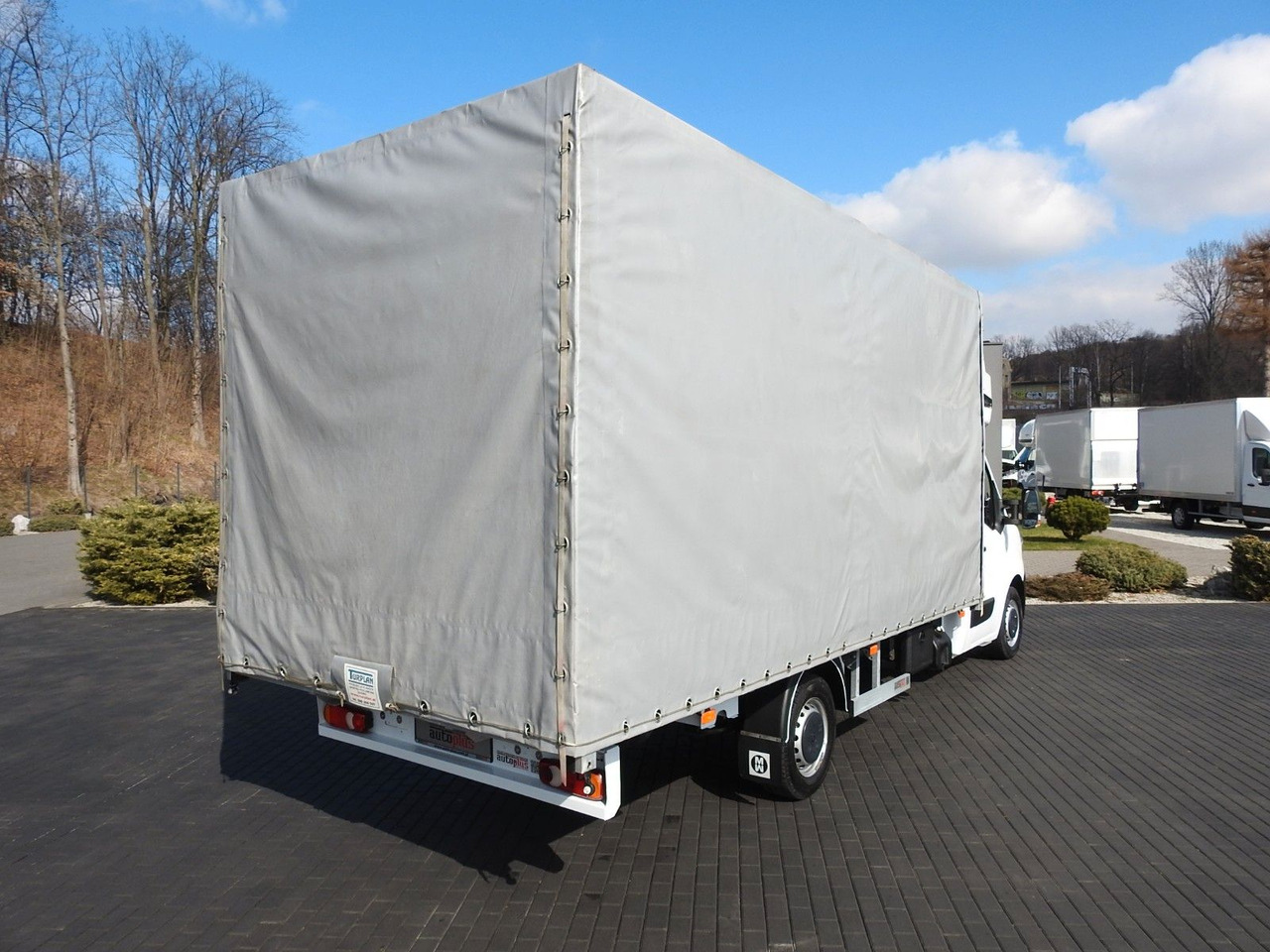 Renault MASTER PRITSCHE PLANE 10 PALETTEN WEBASTO - 侧帘货车:图3 Renault MASTER PRITSCHE PLANE 10 PALETTEN WEBASTO - 侧帘货车:图3
