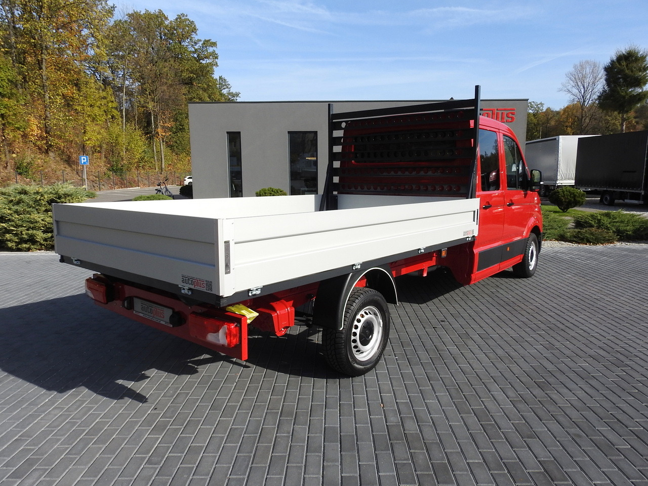 VOLKSWAGEN CRAFTER STAKE BODY DOUBLE CABIN DOKA 7 SEATS AIR CONDITIONING 140HP - 平板货车:图3 VOLKSWAGEN CRAFTER STAKE BODY DOUBLE CABIN DOKA 7 SEATS AIR CONDITIONING 140HP - 平板货车:图3