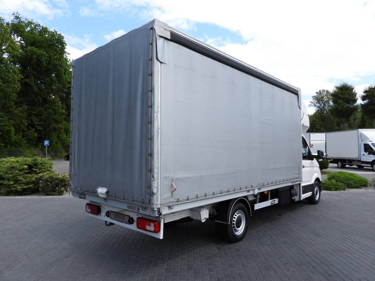 VOLKSWAGEN CRAFTER TARPAULIN 10 PALLETS WEBASTO CRUISE CONTROL AIR CONDITIONING 180HP - 侧帘货车:图3 VOLKSWAGEN CRAFTER TARPAULIN 10 PALLETS WEBASTO CRUISE CONTROL AIR CONDITIONING 180HP - 侧帘货车:图3