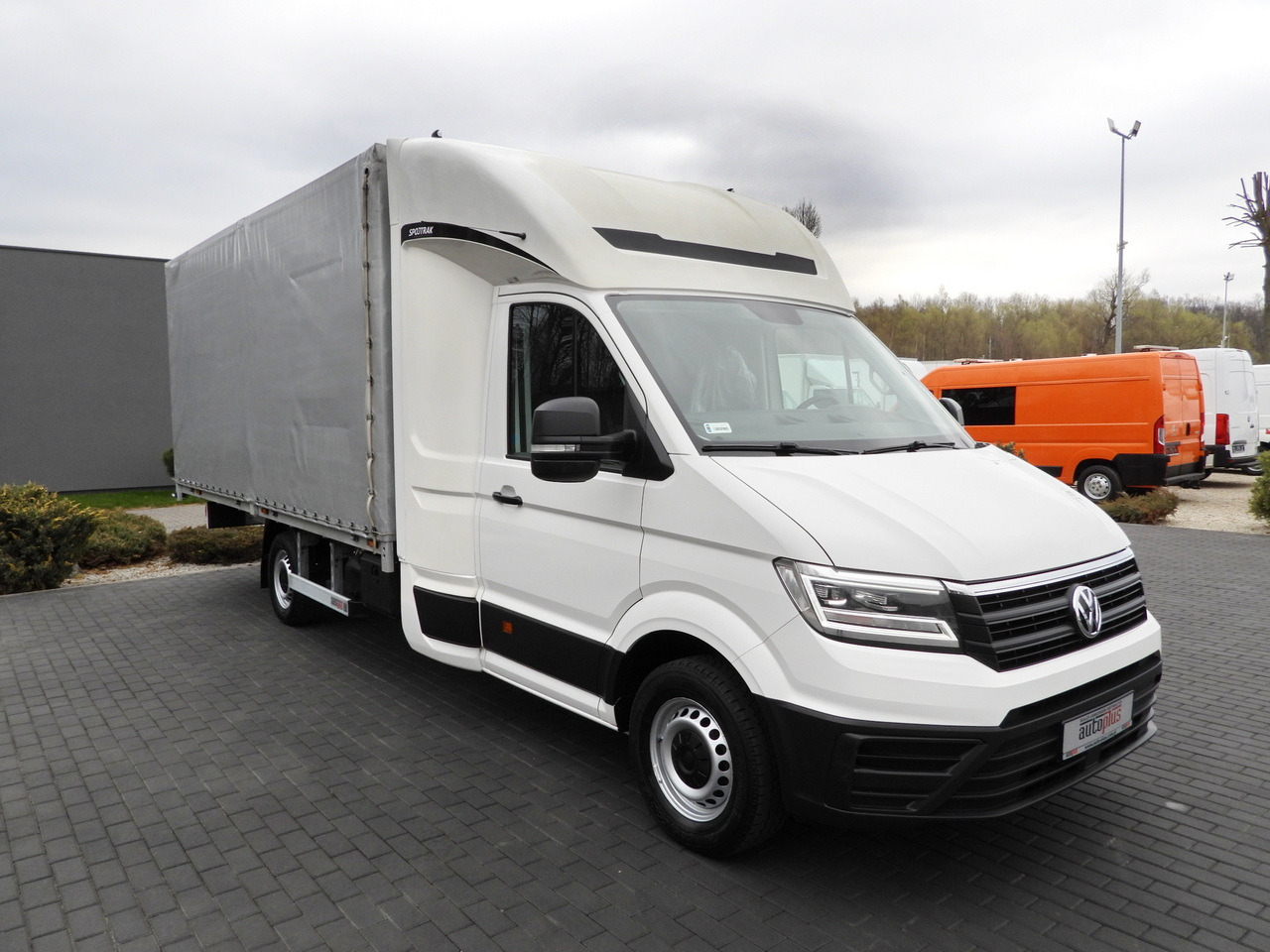 VOLKSWAGEN CRAFTER TARPAULIN 10 PALLETS WEBASTO CRUISE CONTROL LED LIGHTS 180HP - 侧帘货车:图4 VOLKSWAGEN CRAFTER TARPAULIN 10 PALLETS WEBASTO CRUISE CONTROL LED LIGHTS 180HP - 侧帘货车:图4
