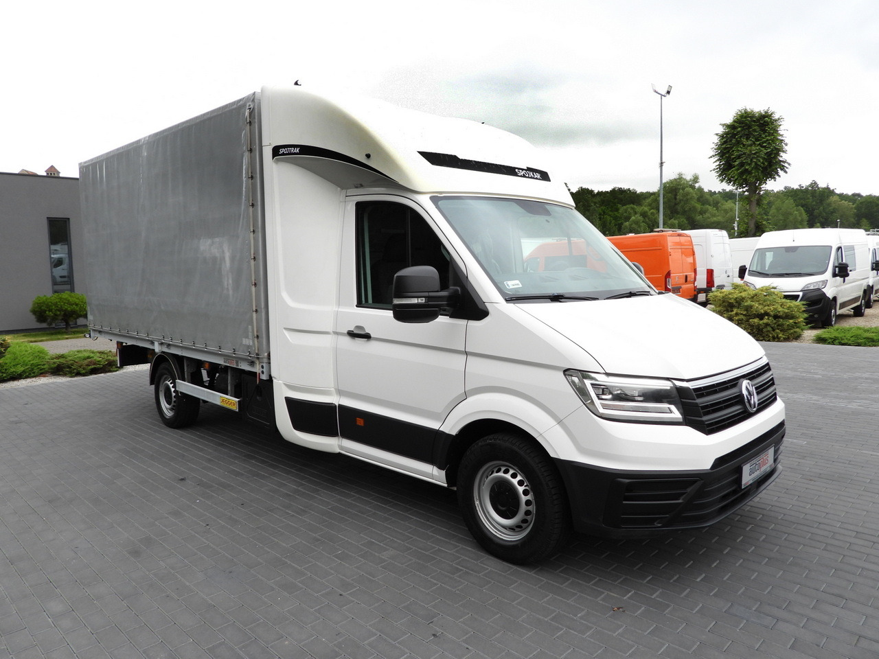 VOLKSWAGEN CRAFTER TARPAULIN 8 PALLETS WEBASTO CRUISE CONTROL LED LIGHTS AIR CONDITIONING 180HP - 侧帘货车:图4 VOLKSWAGEN CRAFTER TARPAULIN 8 PALLETS WEBASTO CRUISE CONTROL LED LIGHTS AIR CONDITIONING 180HP - 侧帘货车:图4