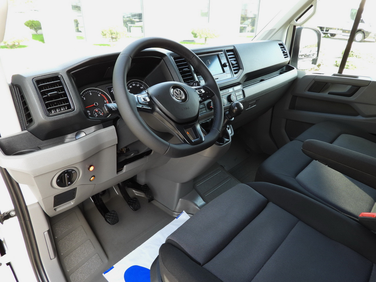 VOLKSWAGEN CRAFTER TARPAULIN LIFT 8 PALLETS CRUISE CONTROL LED LIGHTS TWIN WHEELS AIR CONDITIONING 180HP - 侧帘货车:图2 VOLKSWAGEN CRAFTER TARPAULIN LIFT 8 PALLETS CRUISE CONTROL LED LIGHTS TWIN WHEELS AIR CONDITIONING 180HP - 侧帘货车:图2