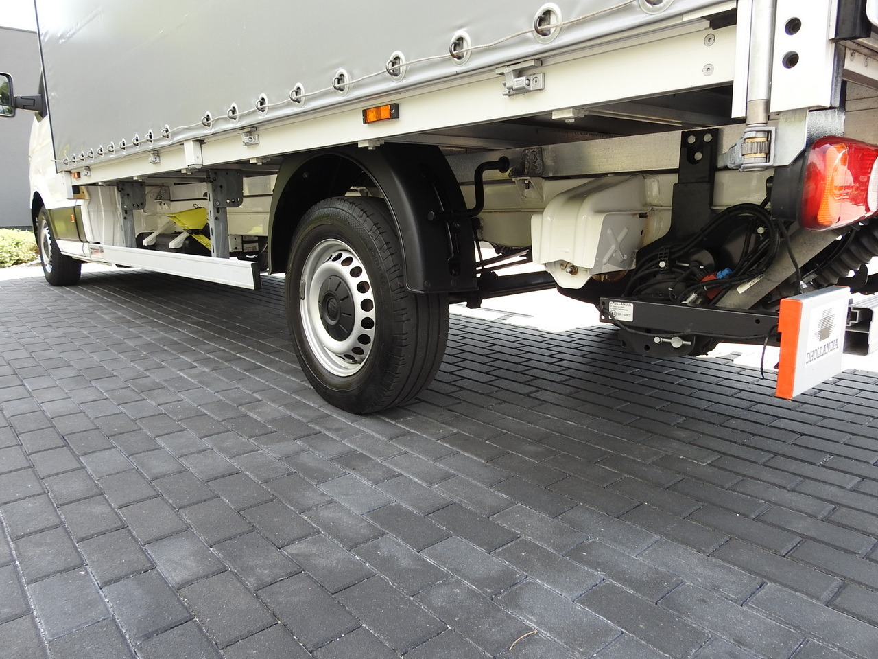 侧帘货车 VOLKSWAGEN CRAFTER TARPAULIN LIFT 8 PALLETS WEBASTO CRUISE CONTROL  180HP：图17